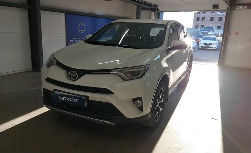 Toyota RAV4 2017 года за 12 500 000 тг. в Астана