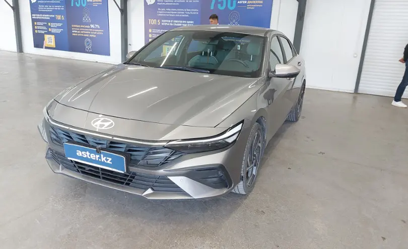 Hyundai Elantra 2023 года за 11 690 000 тг. в Астана