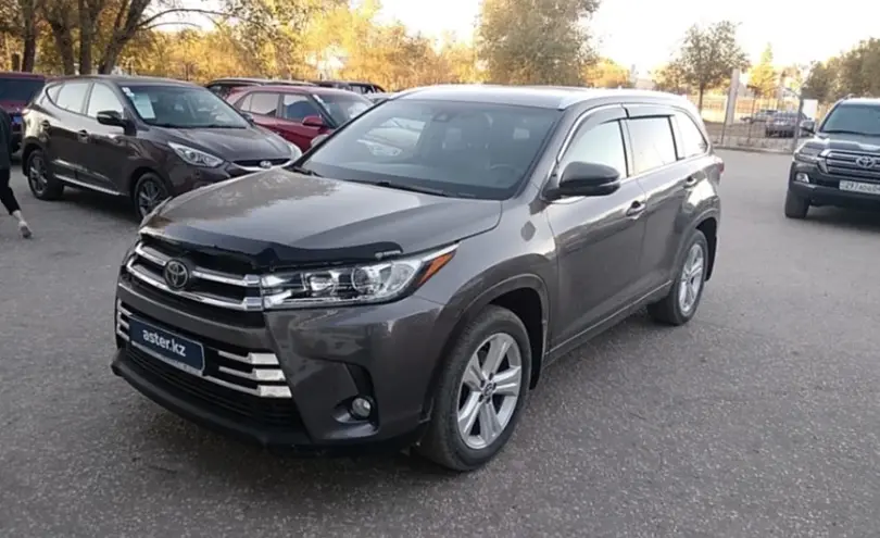 Toyota Highlander 2018 года за 17 500 000 тг. в Актобе