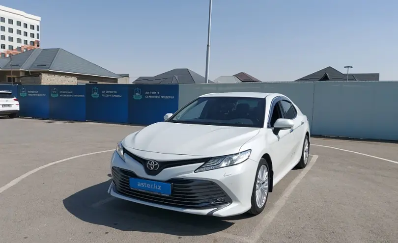 Toyota Camry 2018 года за 14 000 000 тг. в Шымкент