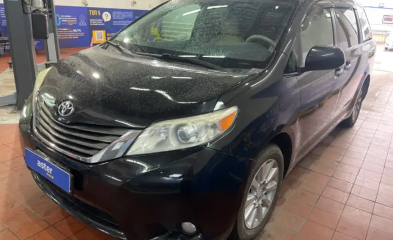 Toyota Sienna 2013 года за 11 000 000 тг. в Астана