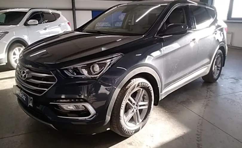 Hyundai Santa Fe 2017 года за 10 500 000 тг. в Астана