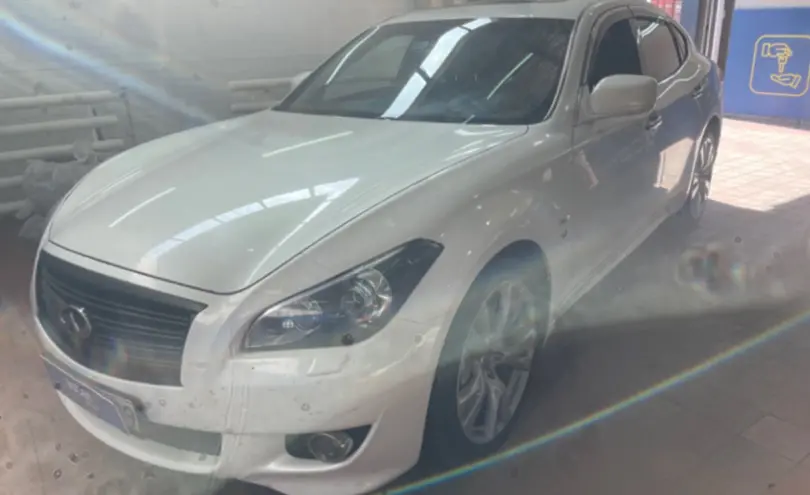 Infiniti Q70 2014 года за 13 000 000 тг. в Астана