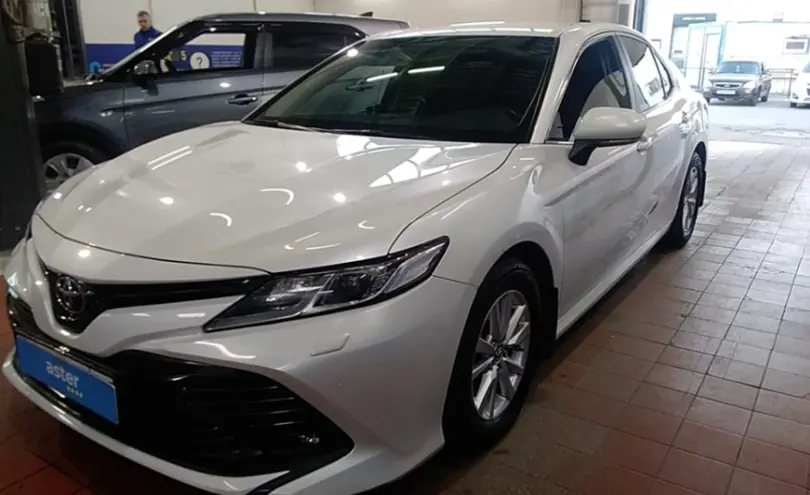 Toyota Camry 2018 года за 13 500 000 тг. в Астана