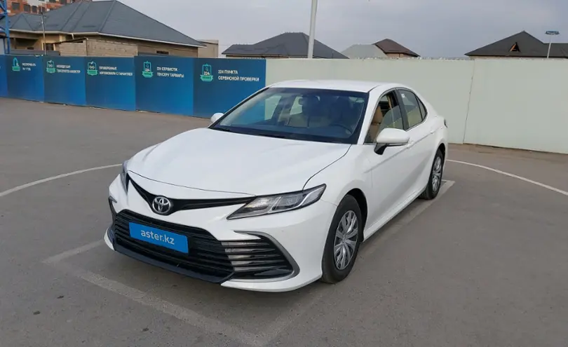 Toyota Camry 2023 года за 16 500 000 тг. в Шымкент