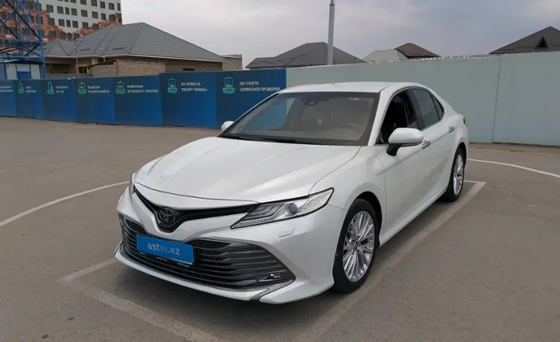 Toyota Camry 2019 года за 15 000 000 тг. в Шымкент