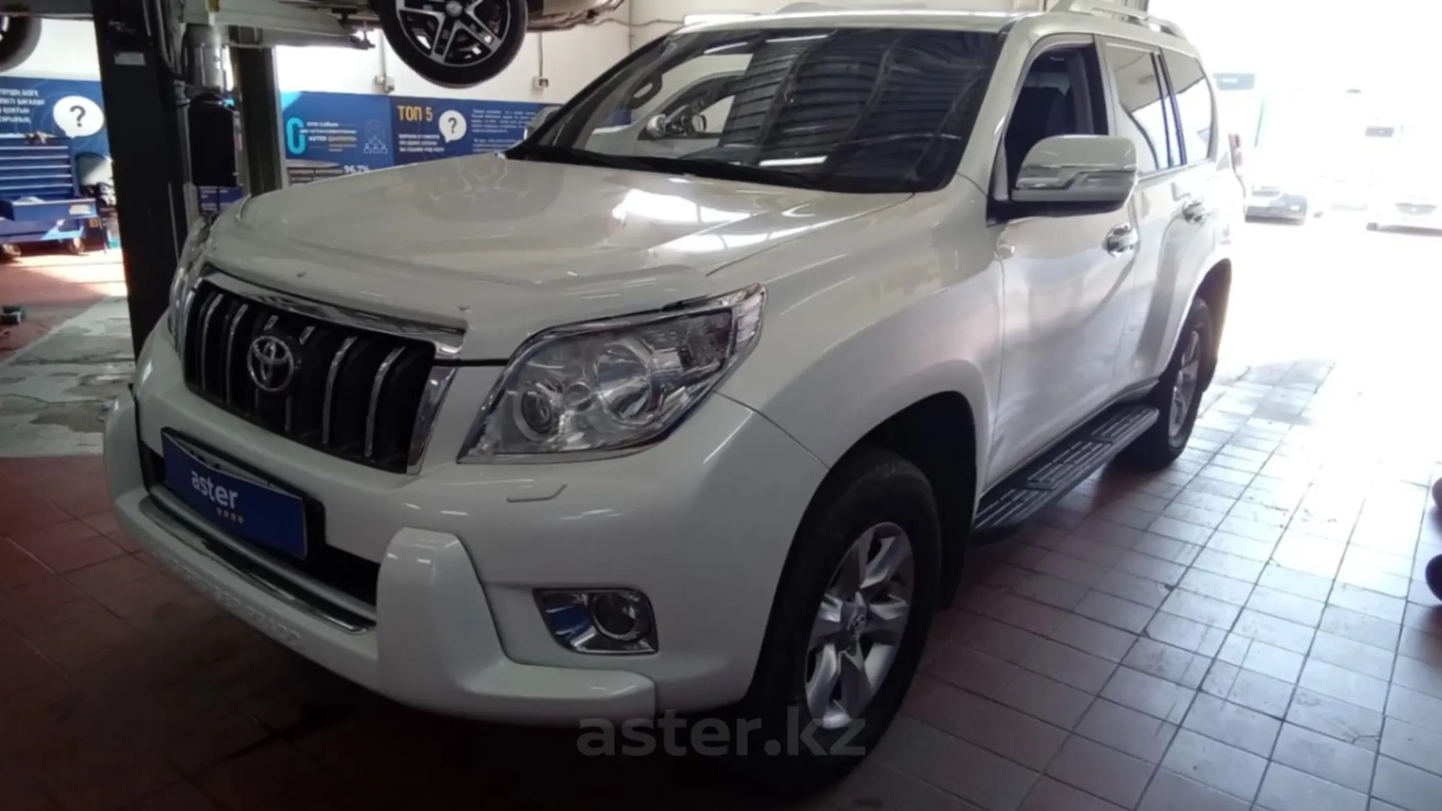 Toyota Land Cruiser Prado 2013