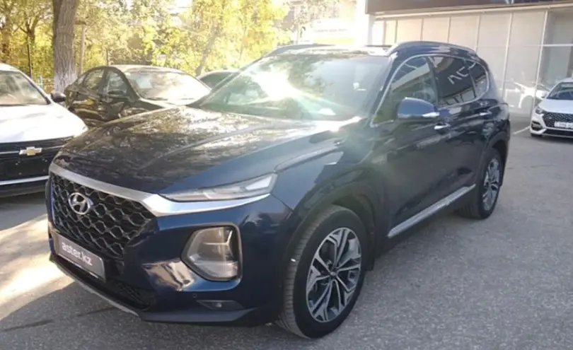 Hyundai Santa Fe 2019 года за 12 000 000 тг. в Актобе