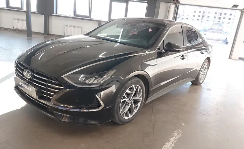 Hyundai Sonata 2019 года за 10 000 000 тг. в Астана