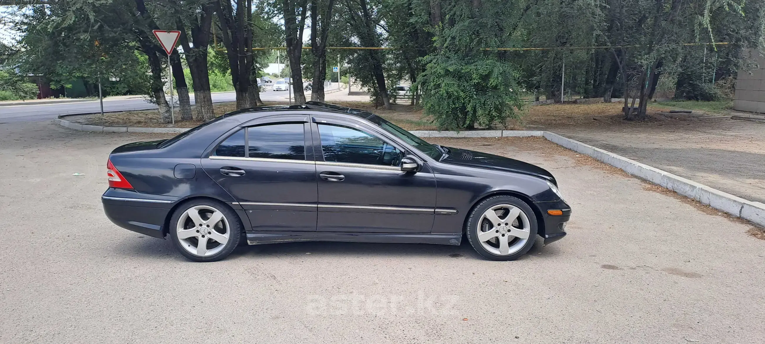 Mercedes-Benz C-Класс 2005