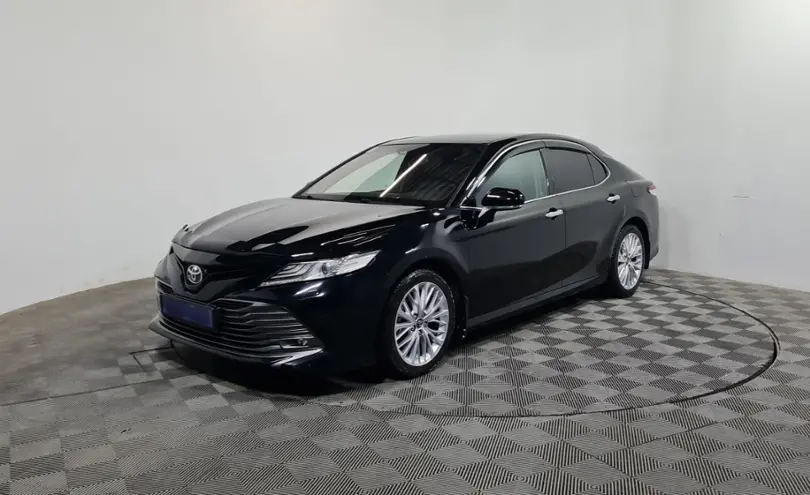 Toyota Camry 2019 года за 17 180 000 тг. в Алматы