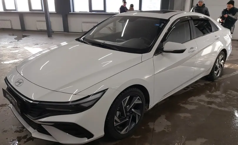 Hyundai Elantra 2024 года за 9 300 000 тг. в Астана