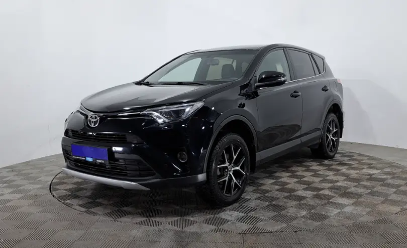 Toyota RAV4 2017 года за 11 990 000 тг. в Астана