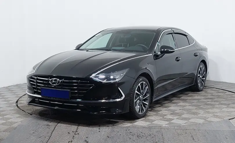 Hyundai Sonata 2021 года за 13 290 000 тг. в Астана