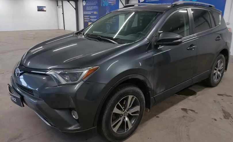 Toyota RAV4 2015 года за 10 000 000 тг. в Астана