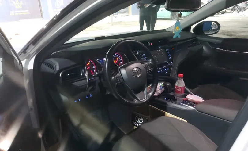 Toyota Camry 2020 года за 13 000 000 тг. в Алматы фото 5