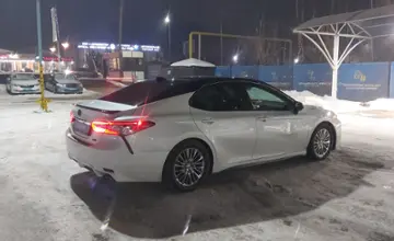Toyota Camry 2020 года за 13 000 000 тг. в Алматы фото 3