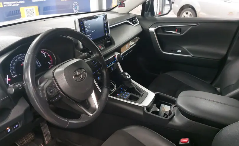 Toyota RAV4 2021 года за 19 000 000 тг. в Астана фото 5