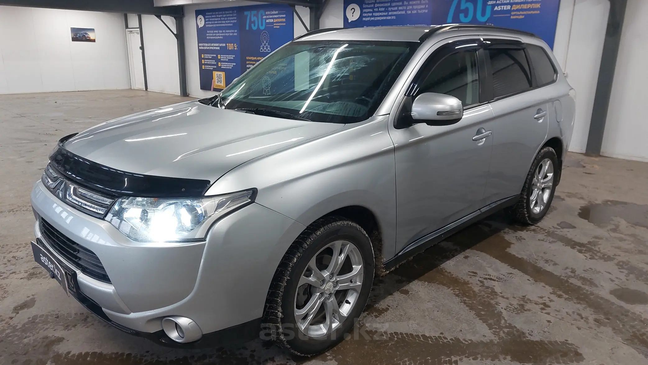 Mitsubishi Outlander 2012