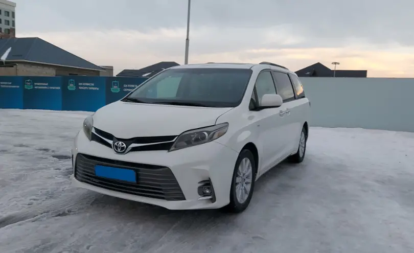 Toyota Sienna 2016 года за 14 500 000 тг. в Шымкент