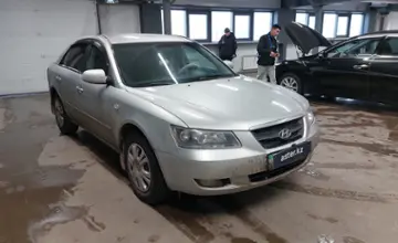 Hyundai Sonata 2005 года за 4 000 000 тг. в Астана фото 2