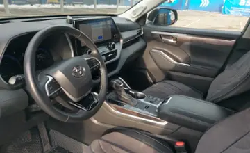 Toyota Highlander 2023 года за 28 000 000 тг. в Алматы фото 5