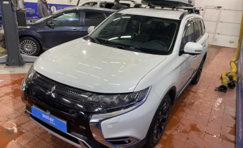 Mitsubishi Outlander 2022 года за 16 000 000 тг. в Астана