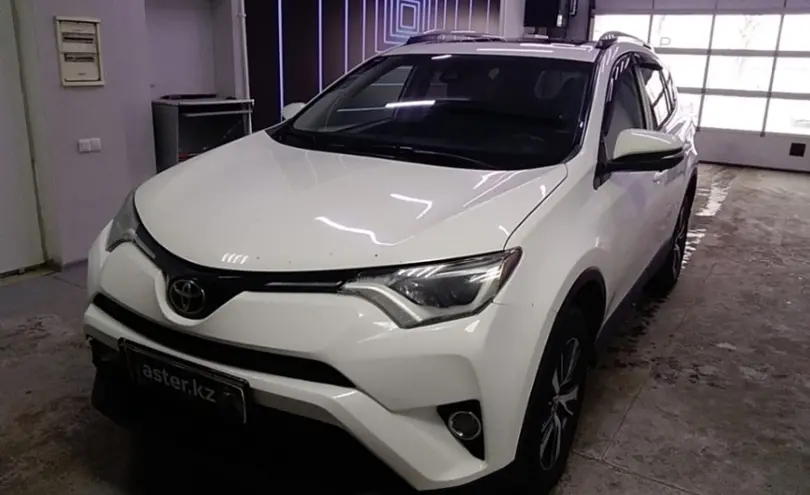 Toyota RAV4 2017 года за 10 700 000 тг. в Павлодар