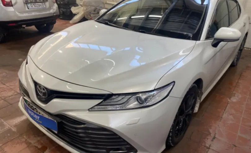 Toyota Camry 2019 года за 15 500 000 тг. в Астана