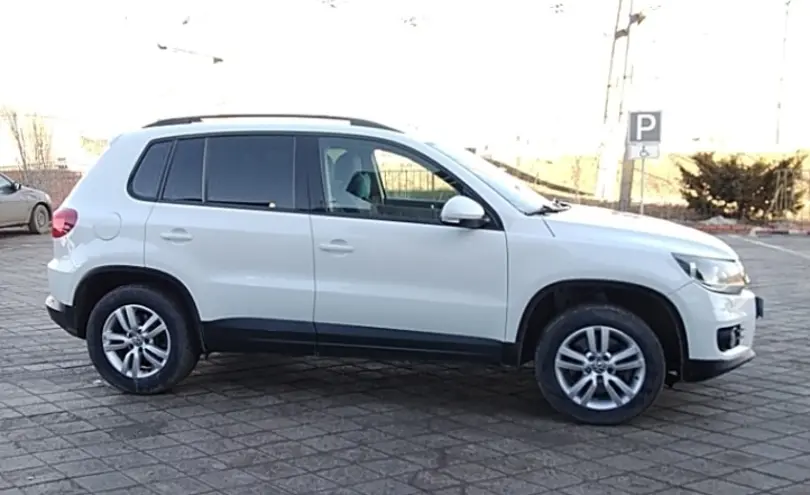 Volkswagen Tiguan 2014 года за 7 000 000 тг. в Атырау фото 4