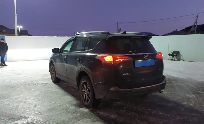 Toyota RAV4 2018 года за 12 800 000 тг. в Шымкент фото 4