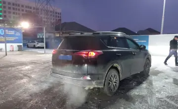 Toyota RAV4 2018 года за 12 800 000 тг. в Шымкент фото 3