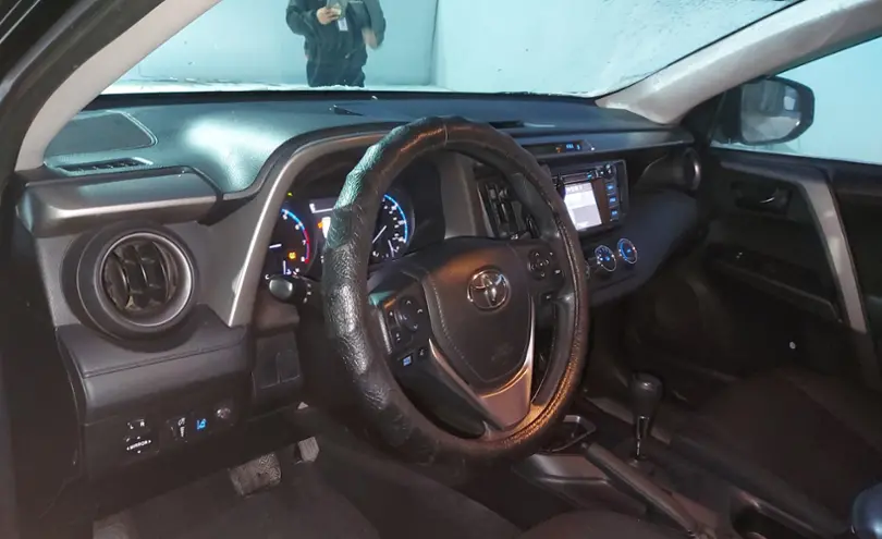 Toyota RAV4 2018 года за 12 800 000 тг. в Шымкент фото 5