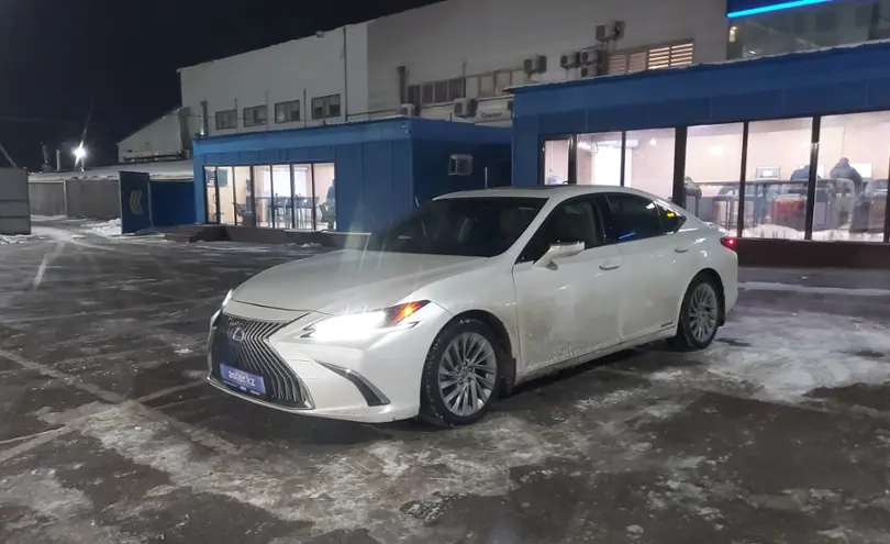 Lexus ES 2019 года за 20 000 000 тг. в Алматы