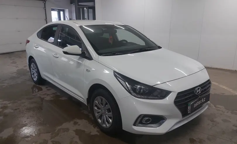 Hyundai Accent 2018 года за 7 000 000 тг. в Астана фото 2
