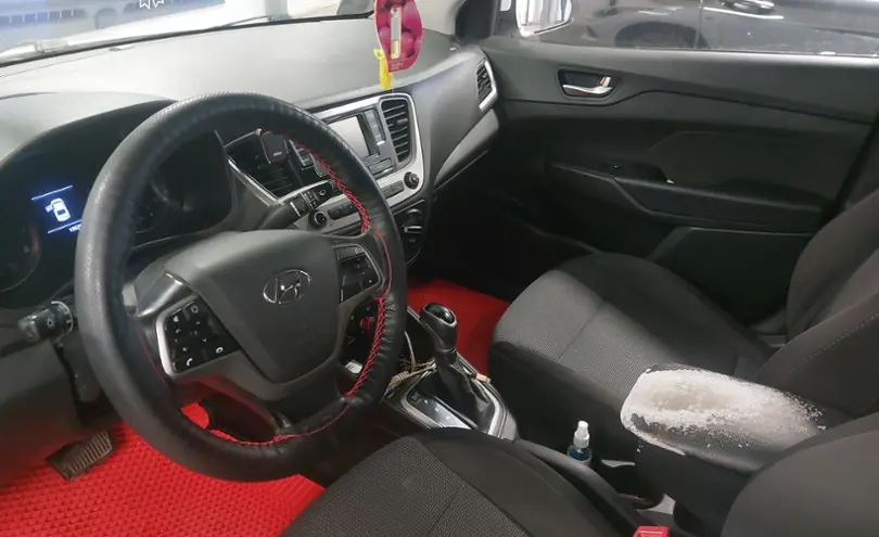Hyundai Accent 2018 года за 7 000 000 тг. в Астана фото 5