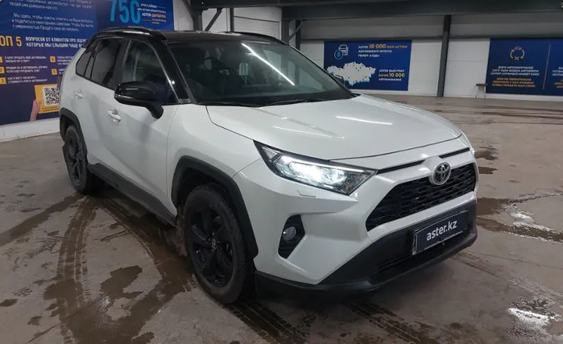 Toyota RAV4 2021 года за 17 000 000 тг. в Астана фото 2