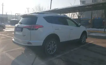 Toyota RAV4 2017 года за 11 500 000 тг. в Алматы фото 3