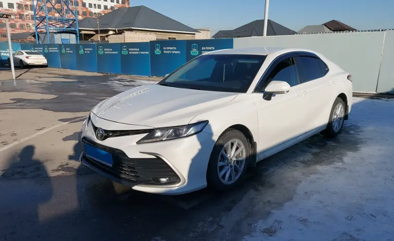 Toyota Camry 2021 года за 14 500 000 тг. в Шымкент