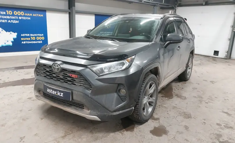 Toyota RAV4 2020 года за 14 200 000 тг. в Астана