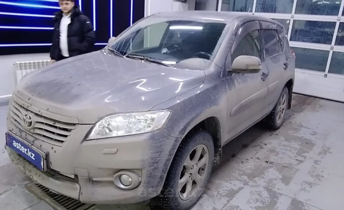 Toyota RAV4 2012 года за 9 500 000 тг. в Павлодар