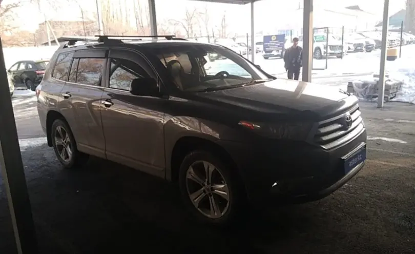 Toyota Highlander 2011 года за 13 000 000 тг. в Алматы фото 3