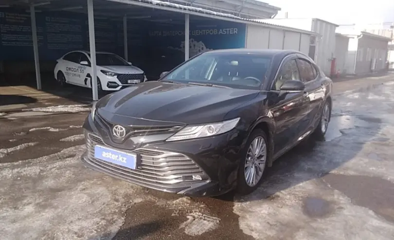 Toyota Camry 2019 года за 14 900 000 тг. в Алматы