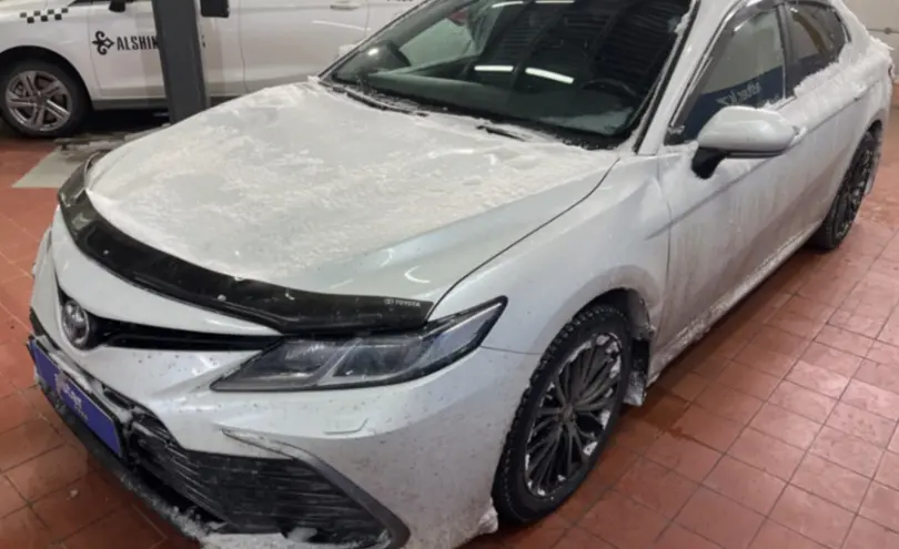 Toyota Camry 2021 года за 12 800 000 тг. в Астана