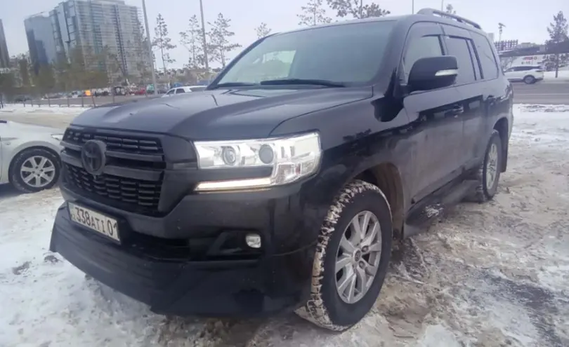 Toyota Land Cruiser 2019 года за 38 000 000 тг. в Астана