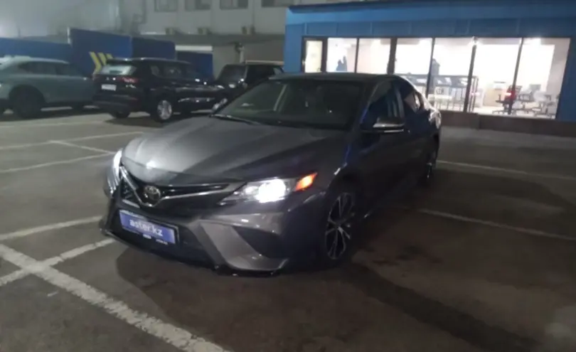 Toyota Camry 2020 года за 11 000 000 тг. в Алматы