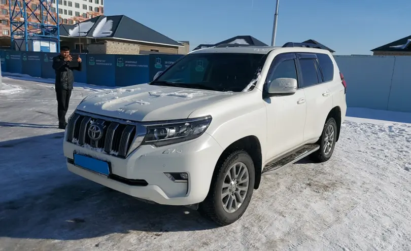 Toyota Land Cruiser Prado 2017 года за 29 000 000 тг. в Шымкент