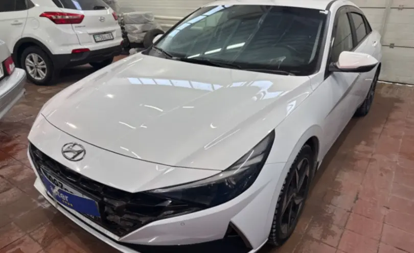 Hyundai Elantra 2021 года за 9 500 000 тг. в Астана