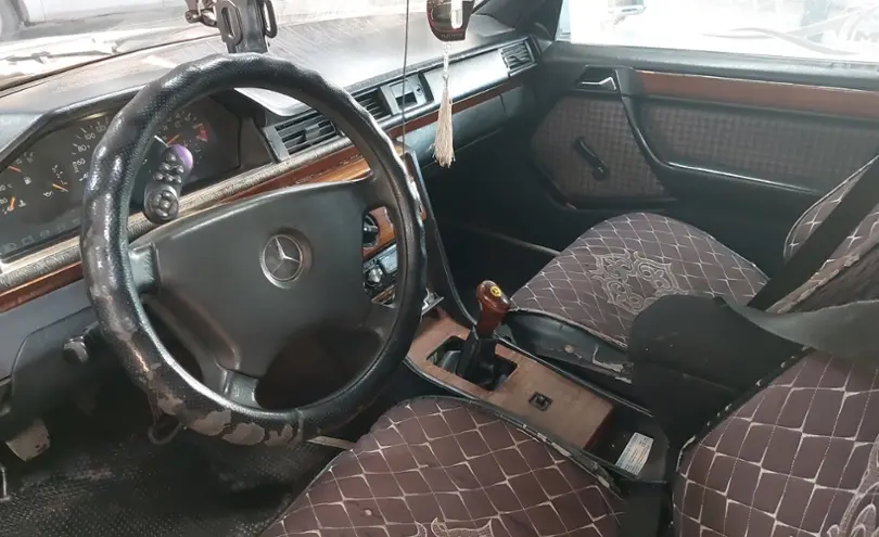 Mercedes-Benz W124 1992 года за 1 200 000 тг. в Астана фото 5