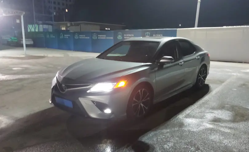 Toyota Camry 2018 года за 10 500 000 тг. в Шымкент